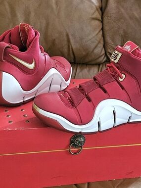 Nike Zoom Lebron IV 4 China Varsity Red Gold White Size 10.5